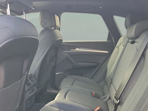 Used 2025 Audi Q5 2.0T Premium image 7