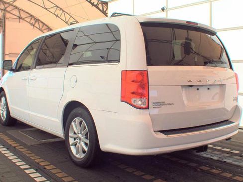 Used 2019 Dodge Grand Caravan SXT image 6