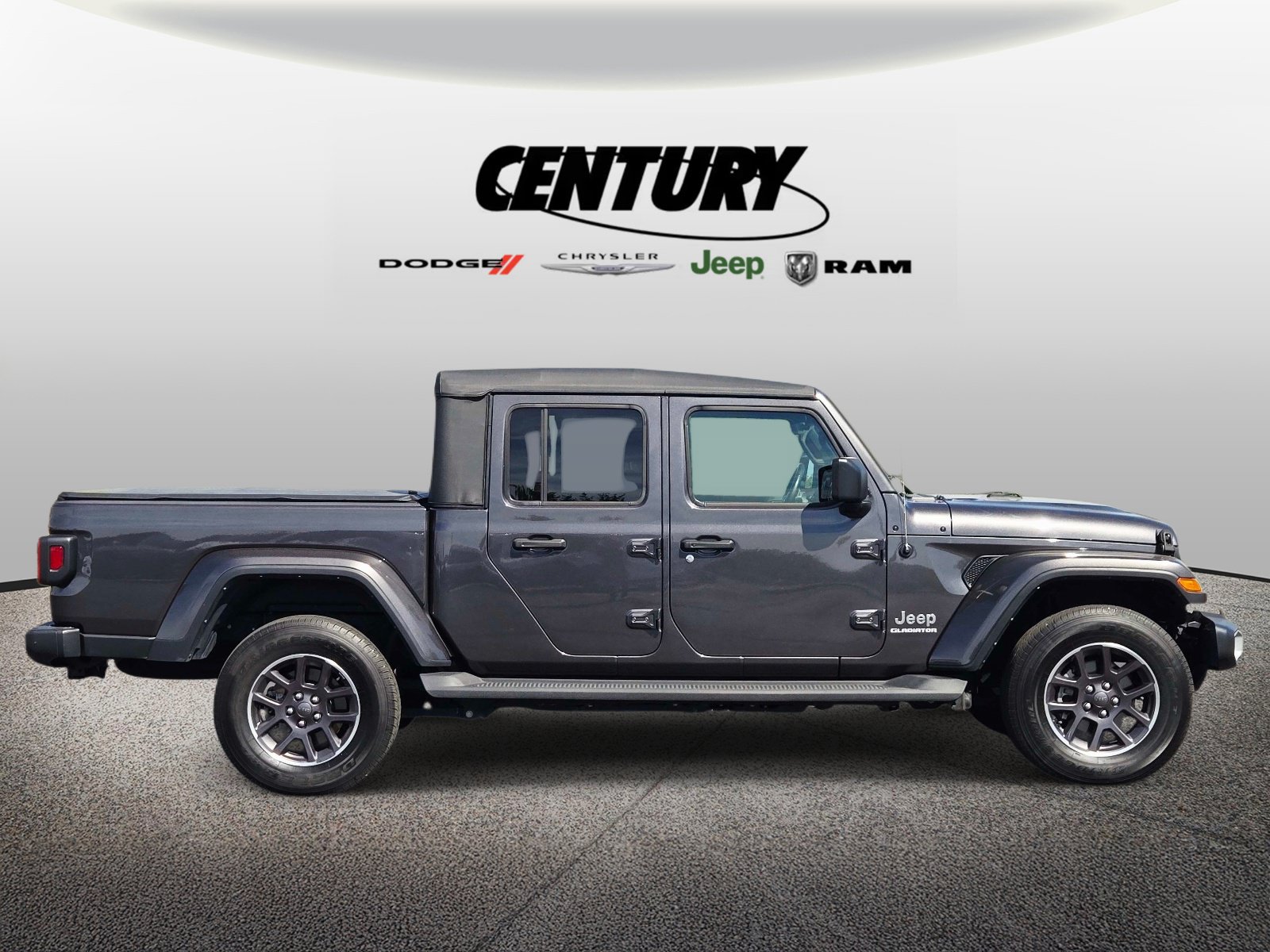 Used 2022 Jeep Gladiator Overland w/ Trailer Tow Package AWD/4WD image 2
