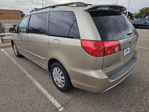 Used 2009 Toyota Sienna LE image 3