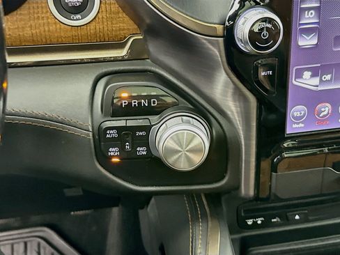 Used 2019 RAM 1500 Limited AWD/4WD image 19
