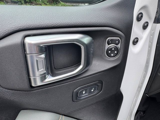 Used 2024 Jeep Wrangler High Altitude AWD/4WD image 13