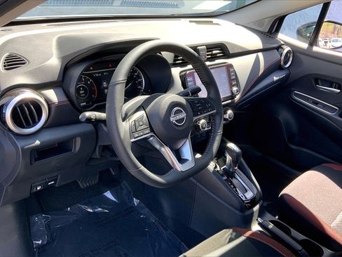 New 2025 Nissan Versa SR w/ Trunk Package image 7