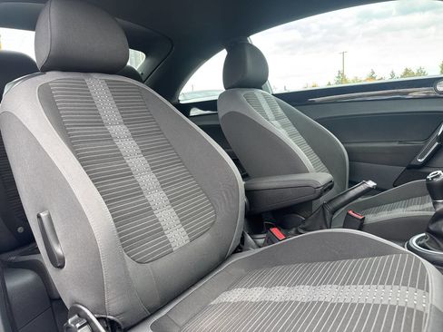 Used 2014 Volkswagen Beetle R-Line image 16