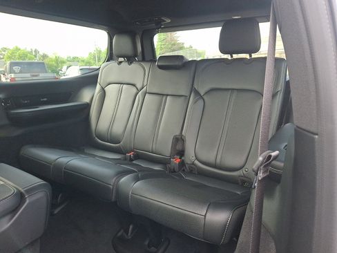 Used 2025 Jeep Grand Wagoneer 4WD image 11