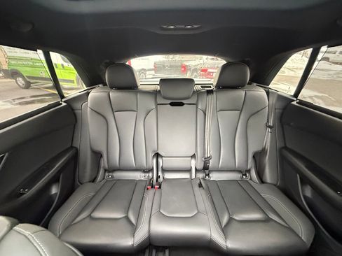 Used 2021 Audi Q8 Prestige w/ Prestige Package image 17