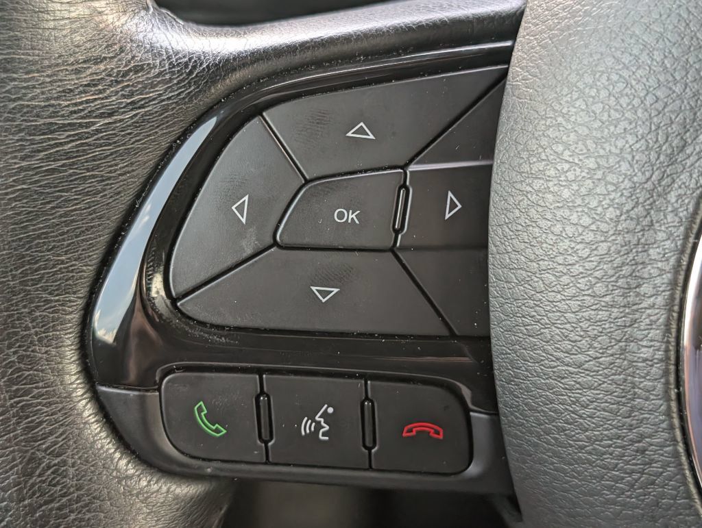 Used 2022 Jeep Renegade Altitude w/ Convenience Group AWD/4WD image 12