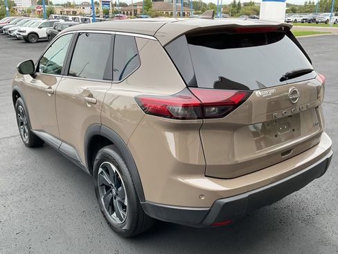 Used 2025 Nissan Rogue SV AWD/4WD image 7