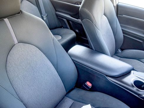 Used 2021 Toyota Camry LE FWD image 21