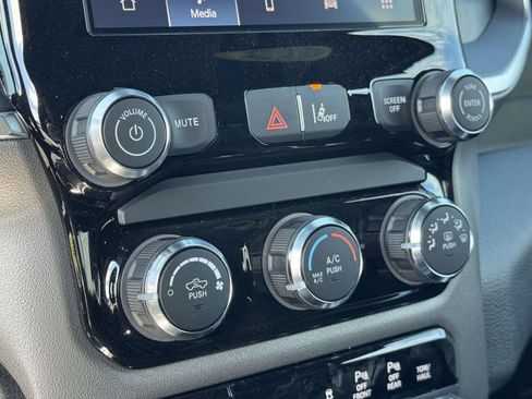 New 2026 RAM 1500 Express AWD/4WD image 5