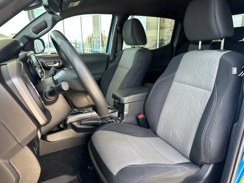 Certified 2021 Toyota Tacoma TRD Sport w/ Blackout Package (TMS) AWD/4WD image 10