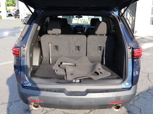 Used 2023 Chevrolet Traverse LT FWD image 33