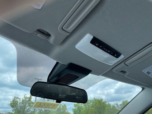 Certified 2022 Nissan Kicks SV FWD image 22