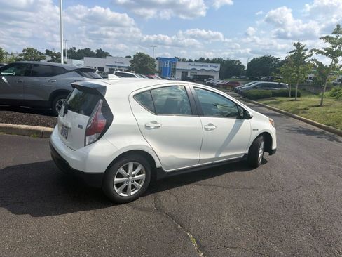 Used 2017 Toyota Prius C Two FWD image 6