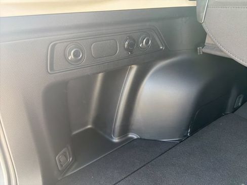 Used 2023 Subaru Forester Premium AWD/4WD image 10