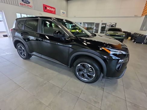 Used 2024 Nissan Rogue SV AWD/4WD image 6