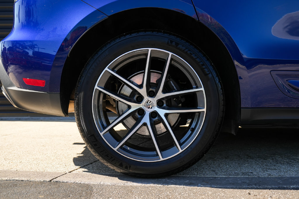 Certified 2026 Porsche Macan AWD/4WD image 37