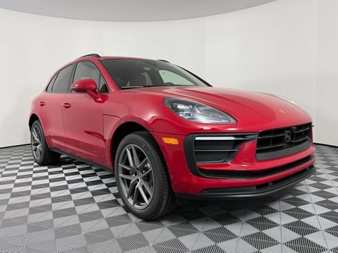 Certified 2026 Porsche Macan AWD/4WD image 7