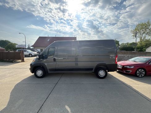 Used 2023 RAM ProMaster 2500 w/ Premium Appearance Group image 10