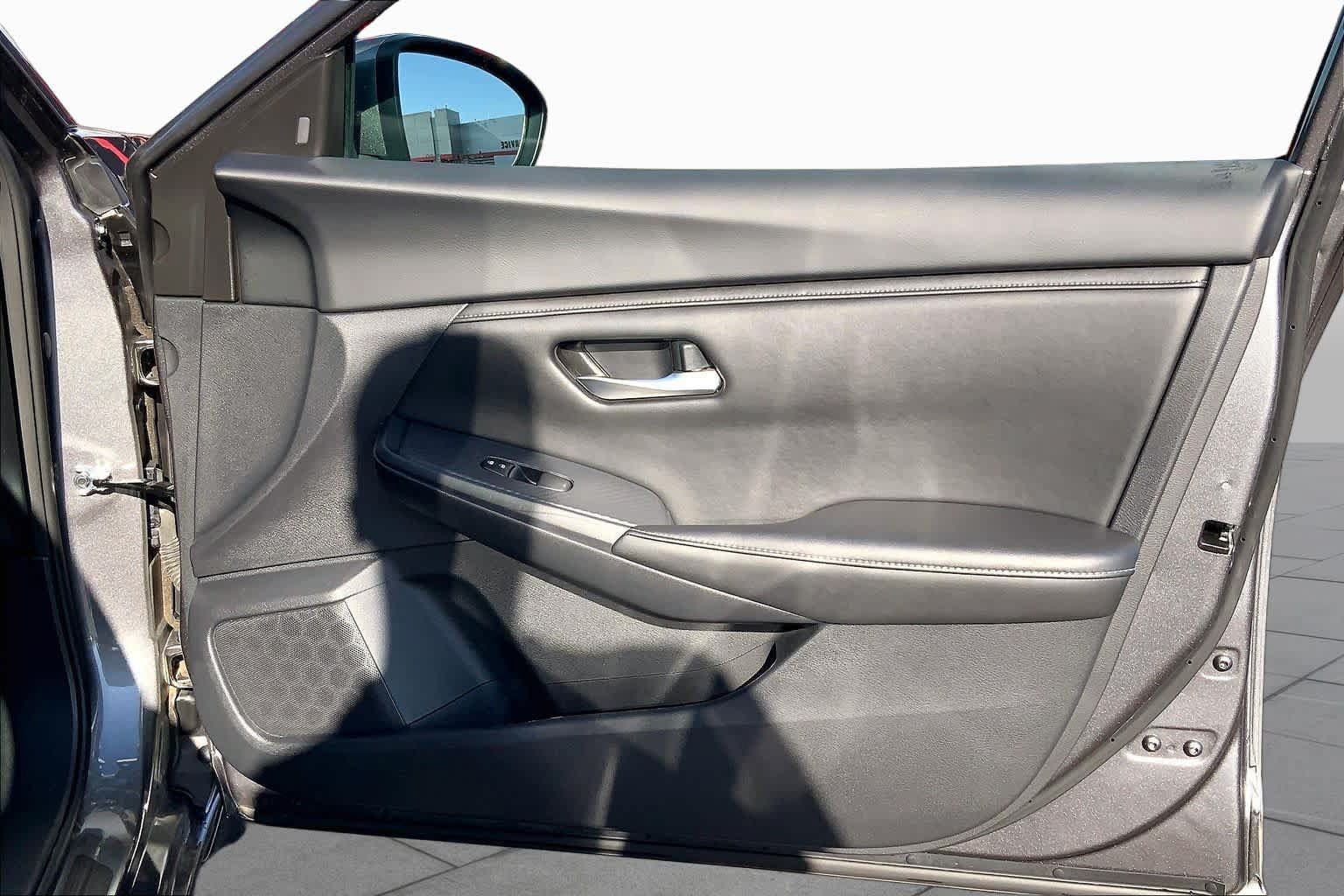 Used 2025 Nissan Sentra SV FWD image 23