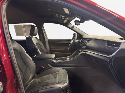 Used 2024 Jeep Grand Cherokee L Altitude image 26