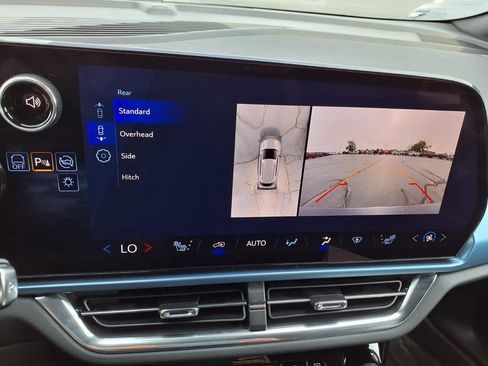 Used 2024 Chevrolet Equinox EV LT w/ LPO, Active Package FWD image 9