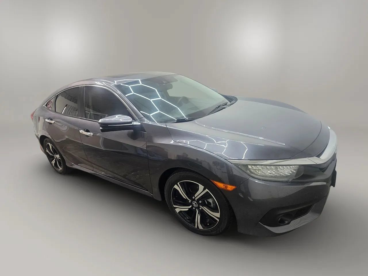 Used 2017 Honda Civic Touring image 2