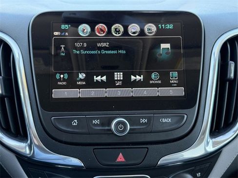 Used 2018 Chevrolet Equinox Premier image 17