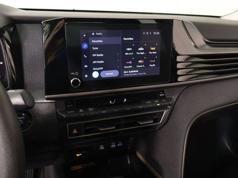 Used 2025 Toyota Camry LE FWD image 5