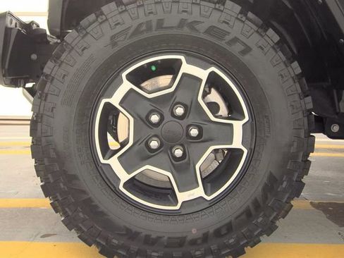 Used 2022 Jeep Gladiator Mojave w/ Cold Weather Group image 26