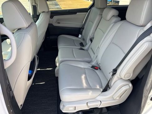Used 2025 Honda Odyssey EX-L image 11
