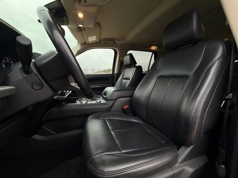 Used 2024 Ford Expedition XLT image 6
