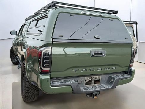 Used 2021 Toyota Tacoma TRD Sport w/ Technology Package image 16