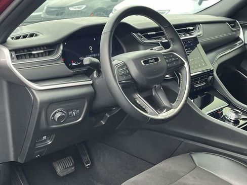 Used 2022 Jeep Grand Cherokee L Laredo image 12