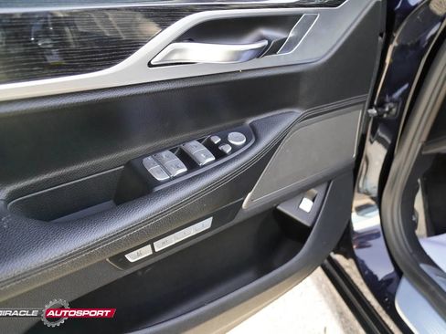 Used 2018 BMW 740i image 13