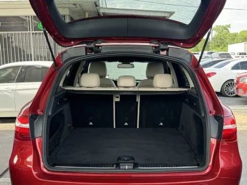 Used 2018 Mercedes-Benz GLC 300 4MATIC w/ Premium Package image 14