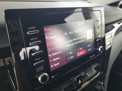 Used 2024 Toyota Camry SE FWD image 25
