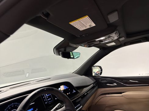 Used 2023 Cadillac Escalade Premium Luxury image 21