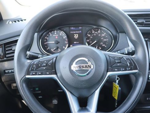 Used 2022 Nissan Rogue Sport S image 17