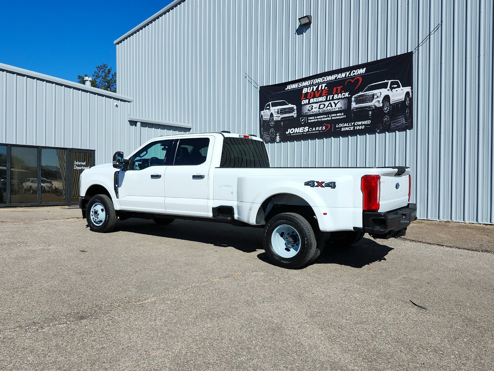 Used 2024 Ford F350 XL w/ FX4 Off-Road Package AWD/4WD image 6