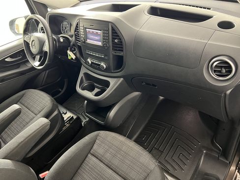 Used 2016 Mercedes-Benz Metris Passenger image 23