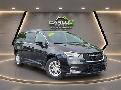 Used 2022 Chrysler Pacifica Touring-L