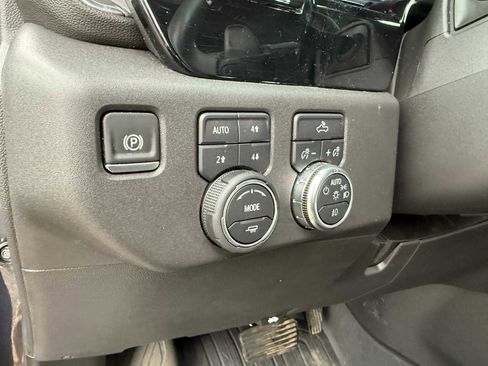 Used 2025 GMC Sierra 1500 Elevation image 14