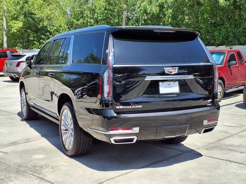 New 2026 Cadillac Escalade ESV Luxury w/ Touring Package AWD/4WD image 3
