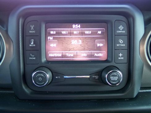 Used 2021 Jeep Wrangler Sport AWD/4WD image 8