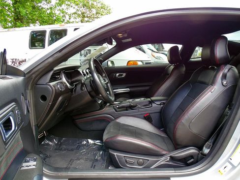 Used 2020 Ford Mustang GT Premium w/ Equipment Group 401A RWD image 23