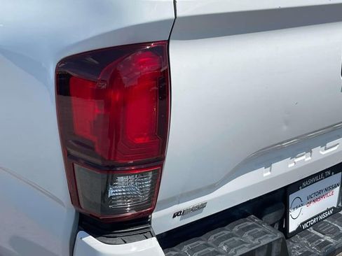 Used 2022 Toyota Tacoma SR w/ SR Convenience Package RWD image 10