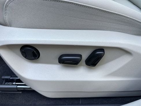 New 2026 Volkswagen Atlas SE image 12