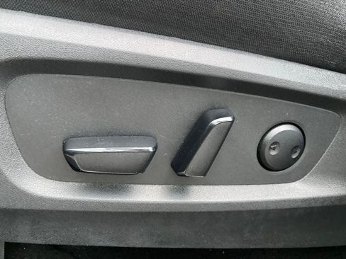 Used 2024 Nissan Pathfinder SV FWD image 14