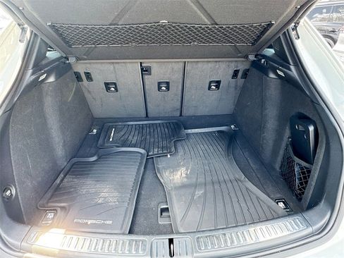 Used 2020 Porsche Macan S image 28